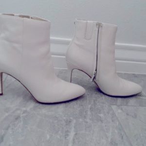 Sam Edelman white mid heeled boots in a size 8